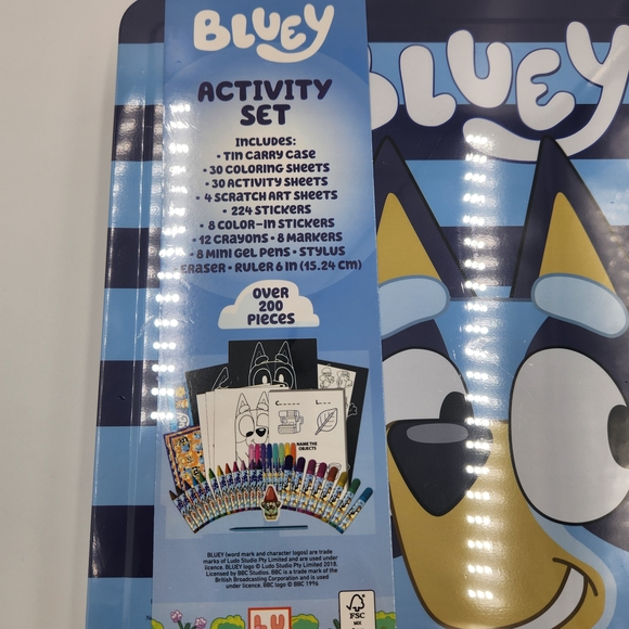 Bluey Deluxe Activity Art Set with Metal Carrying Case Boys and Girls 200+ pcs - Picture 8 of 10